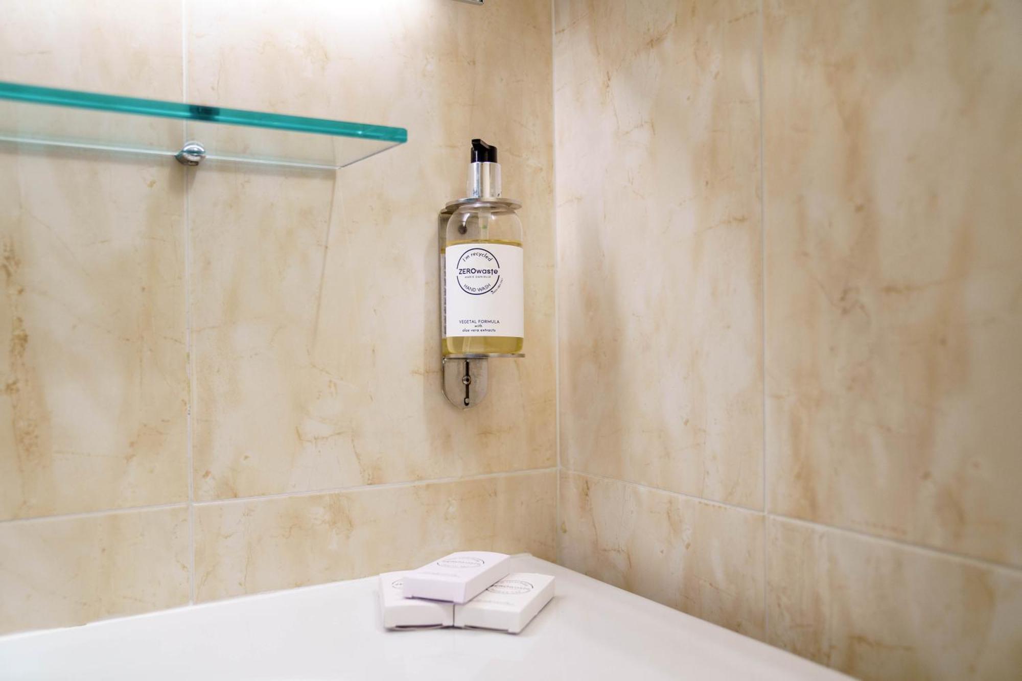 קרביה Hotel Orchidea חדר תמונה